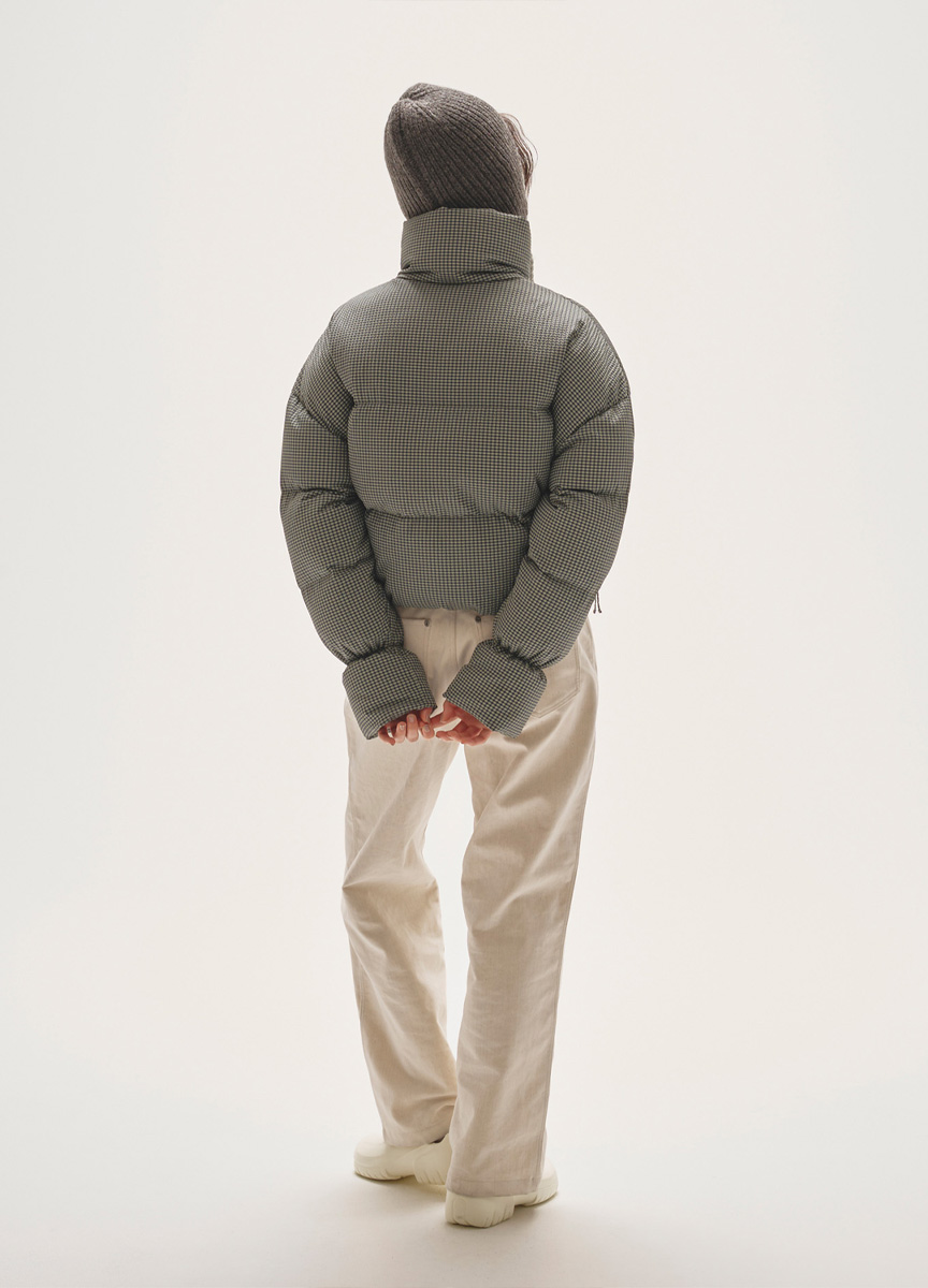 格紋立領羽絨短外套